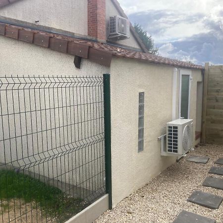 Maisonnette Neuve Avec Jardin Privatif Saran Esterno foto